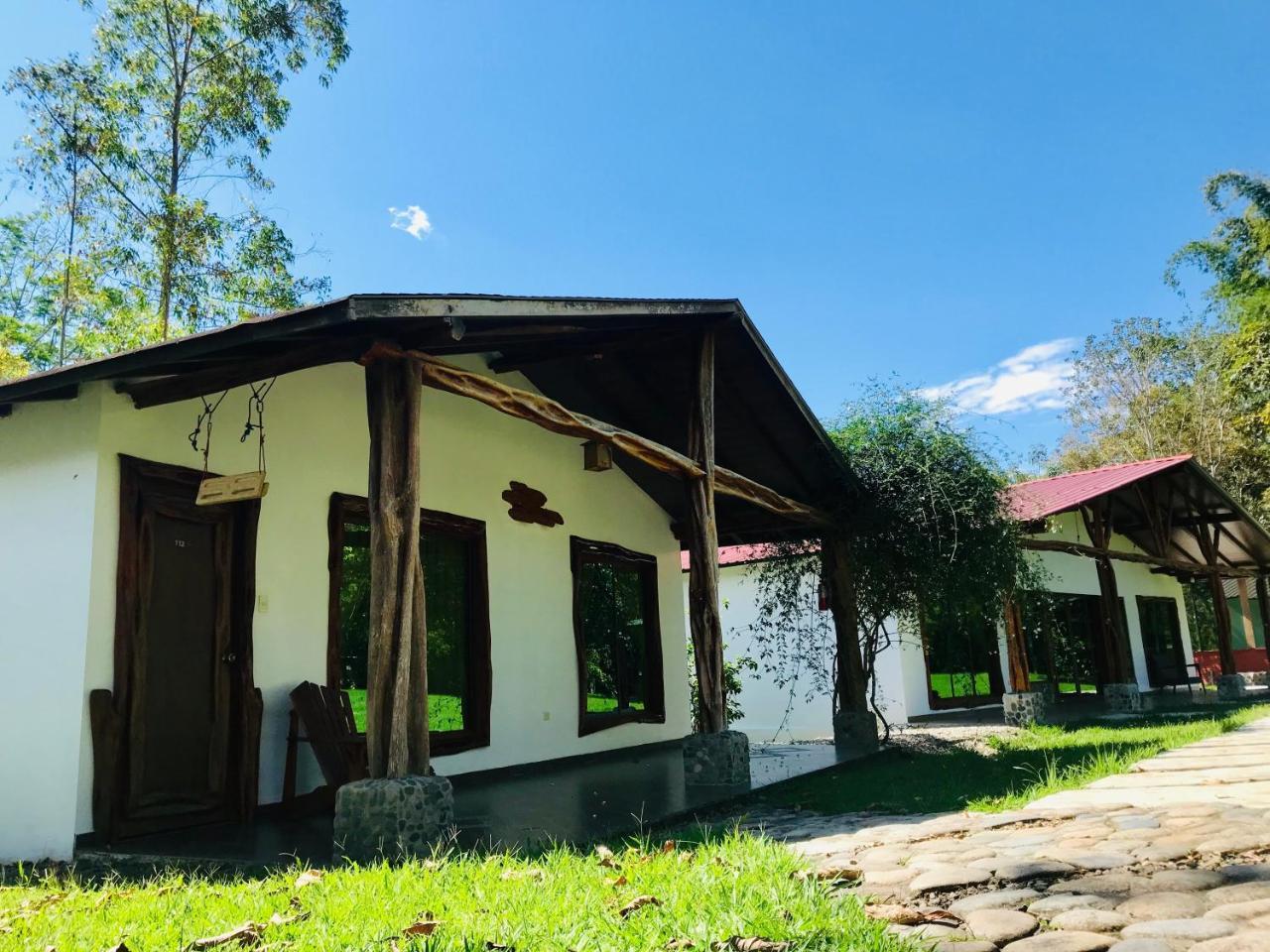 Hosteria Tierra Dorada Yantzaza 外观 照片