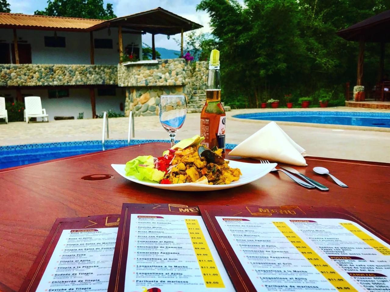 Hosteria Tierra Dorada Yantzaza 外观 照片