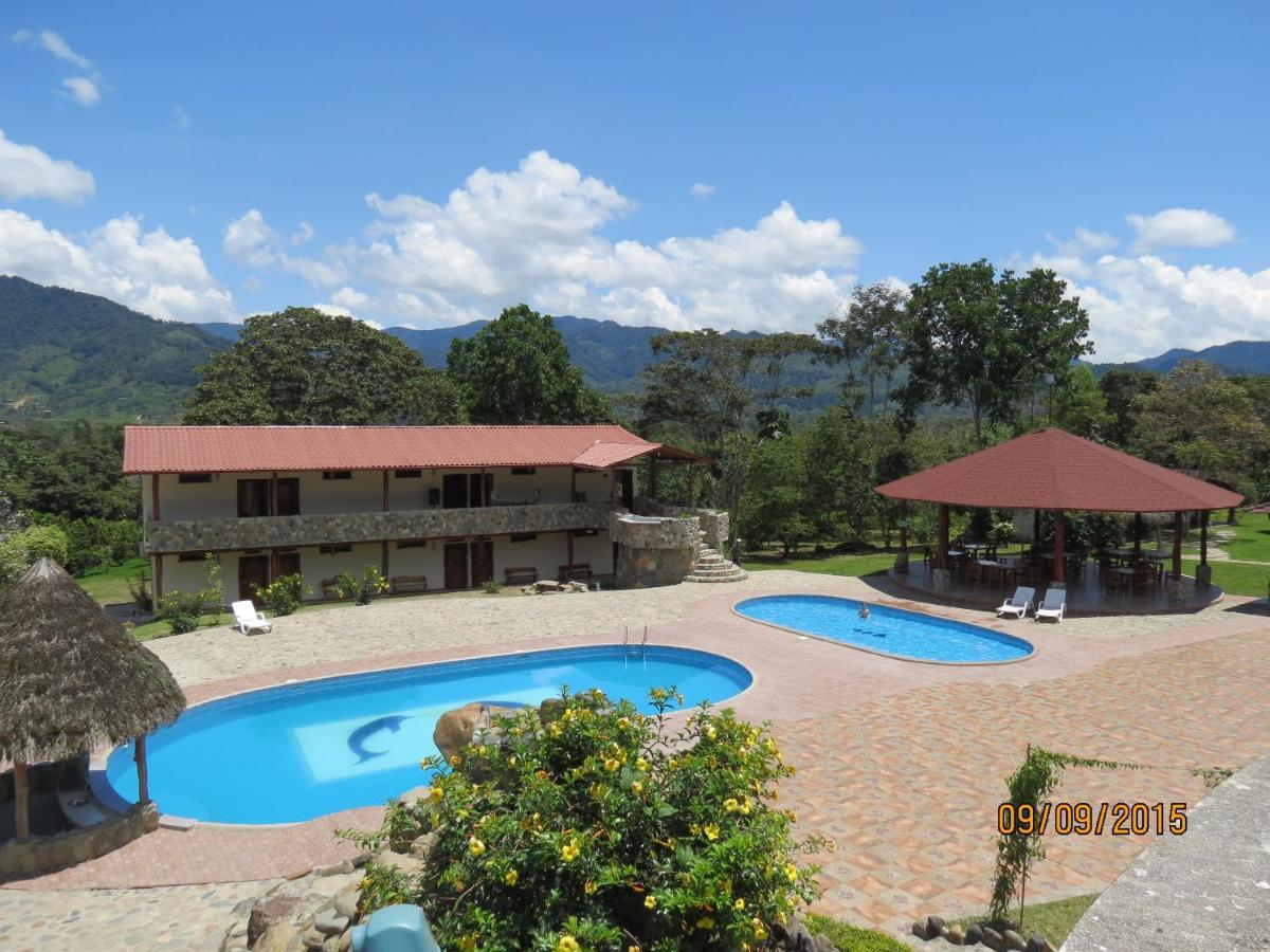 Hosteria Tierra Dorada Yantzaza 外观 照片